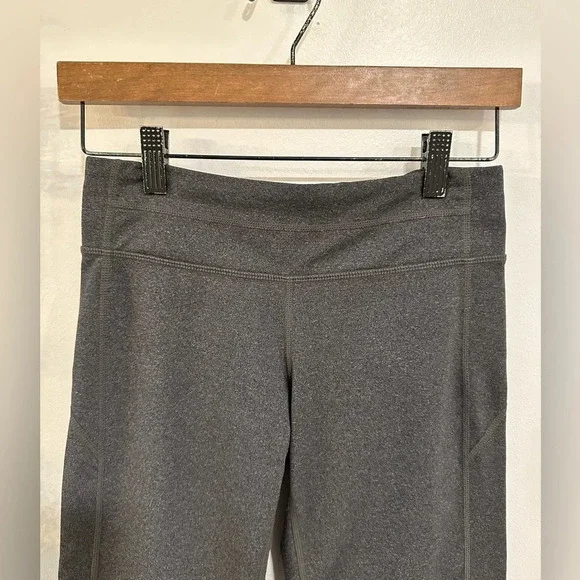 Athleta Womens Small Y2K Kick Booty Straight Leg Crop Legging Gray Capri Yoga - Picture 3 of 6